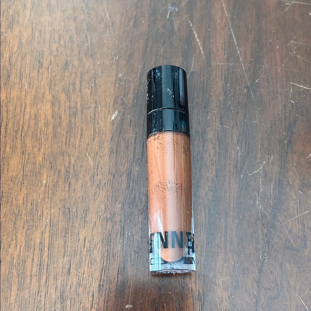 Kylie Cosmetics Skin Concealer, Clove, NWOT